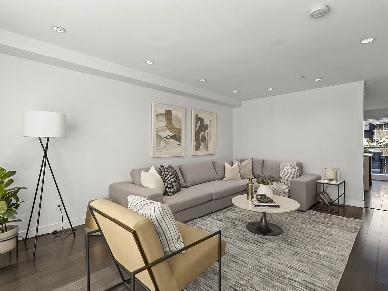 215 1961 Collingwood Street