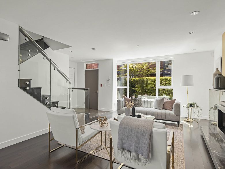 215 1961 Collingwood Street