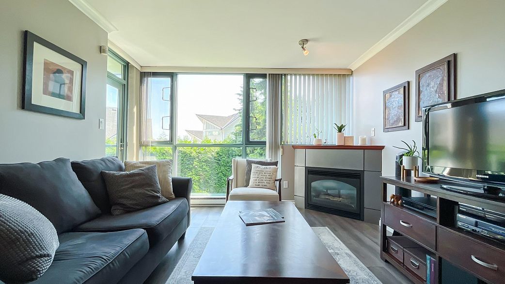 206 2733 Chandlery Place