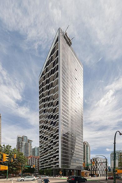 1701 889 Pacific Street