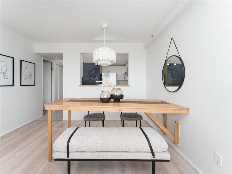 704 288 E 8th Avenue