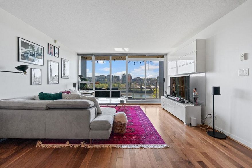 801 980 Cooperage Way