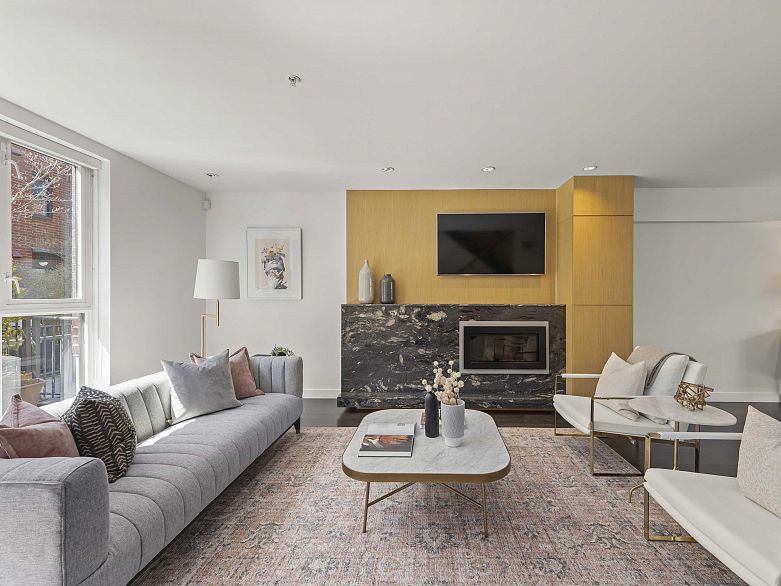 215 1961 Collingwood Street