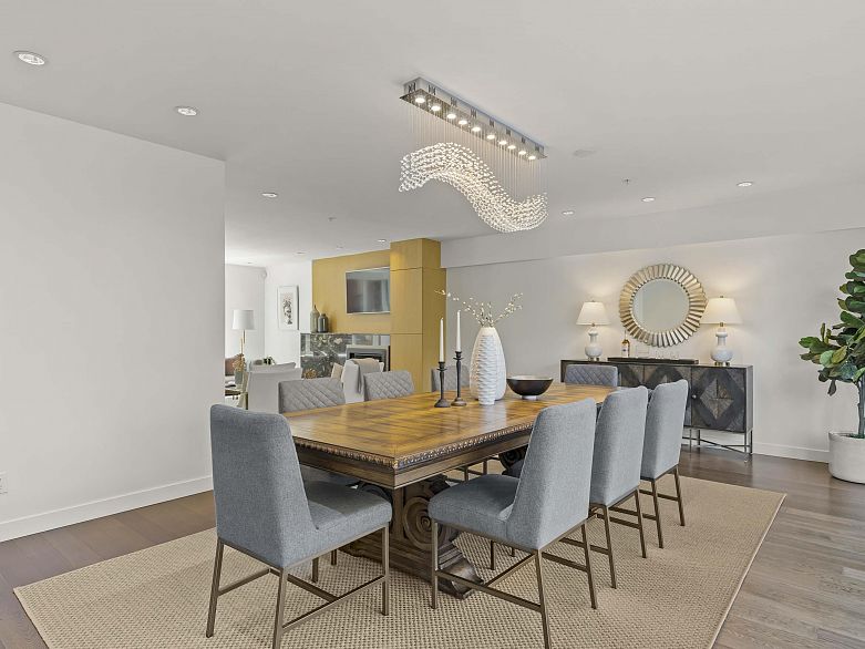 215 1961 Collingwood Street