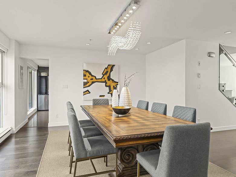 215 1961 Collingwood Street