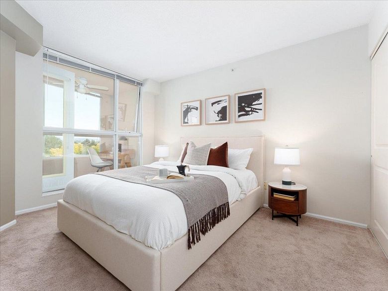 704 288 E 8th Avenue