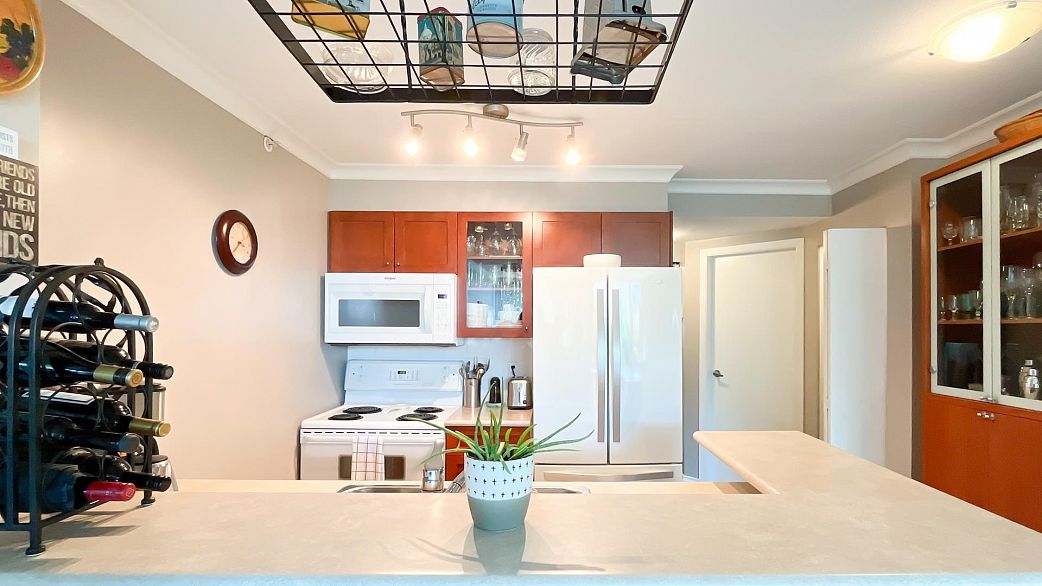 206 2733 Chandlery Place