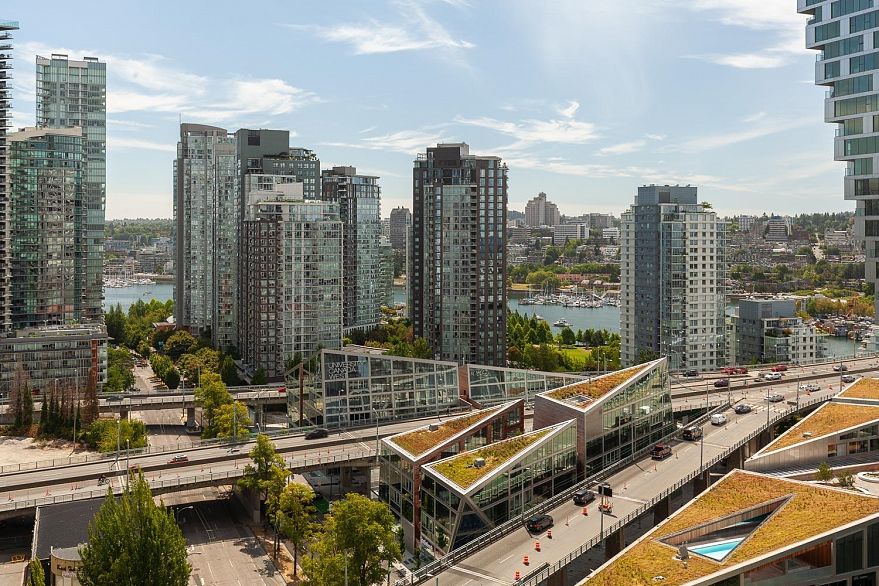 1701 889 Pacific Street