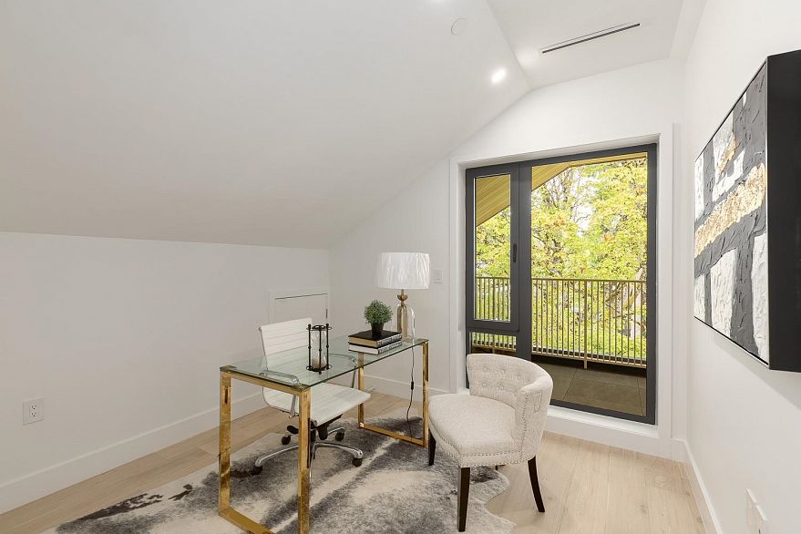 1 3186 W 11th Avenue