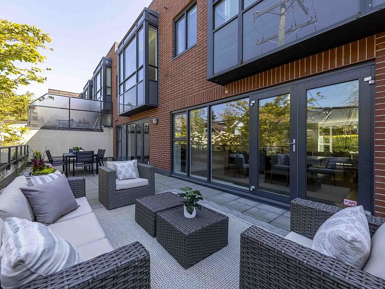 215 1961 Collingwood Street