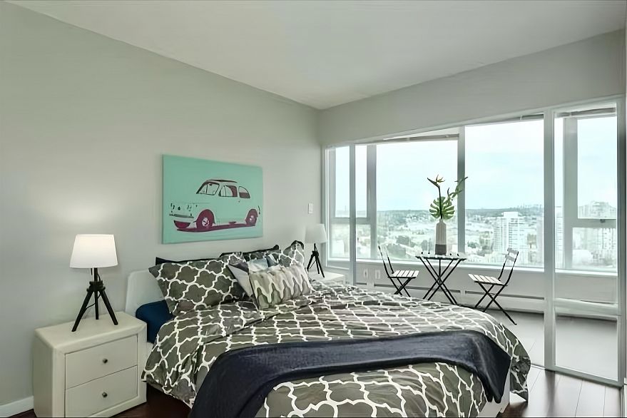 2901 688 Abbott Street