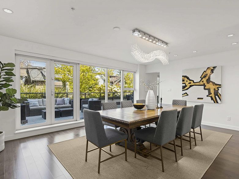 215 1961 Collingwood Street