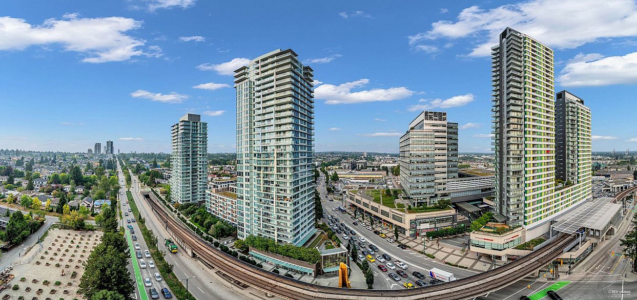 1605 8189 Cambie Street