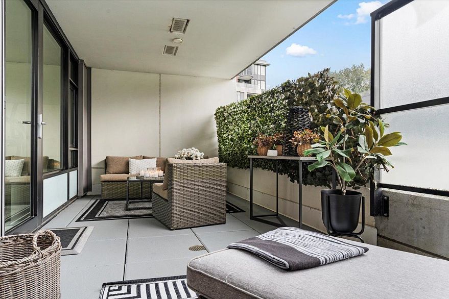 508 8533 River District Crossing