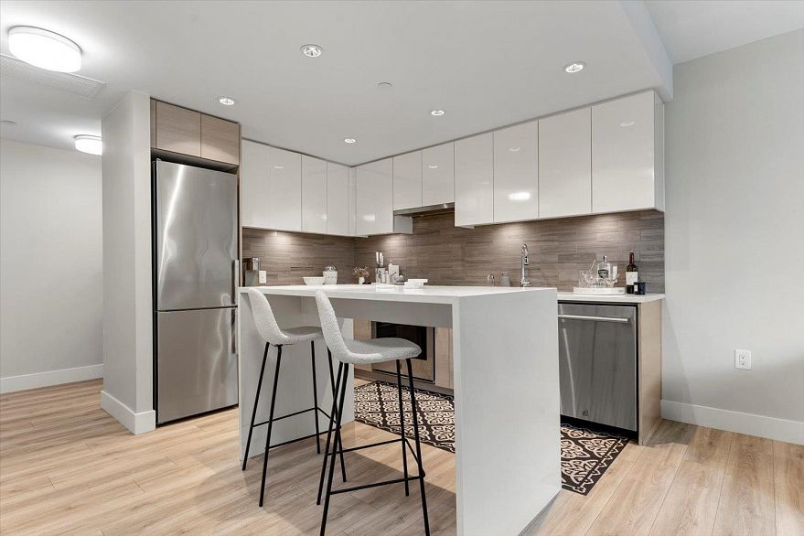 508 8533 River District Crossing