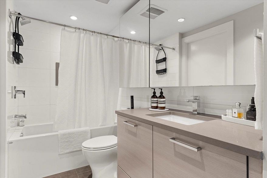 508 8533 River District Crossing