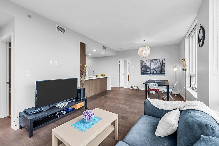 1102 3533 Ross Drive