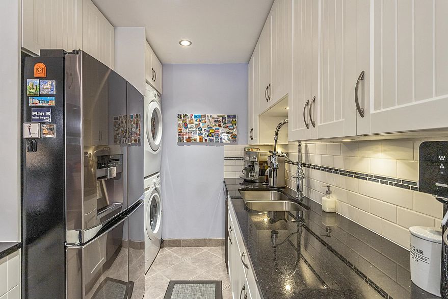 101 1352 W 10th Avenue