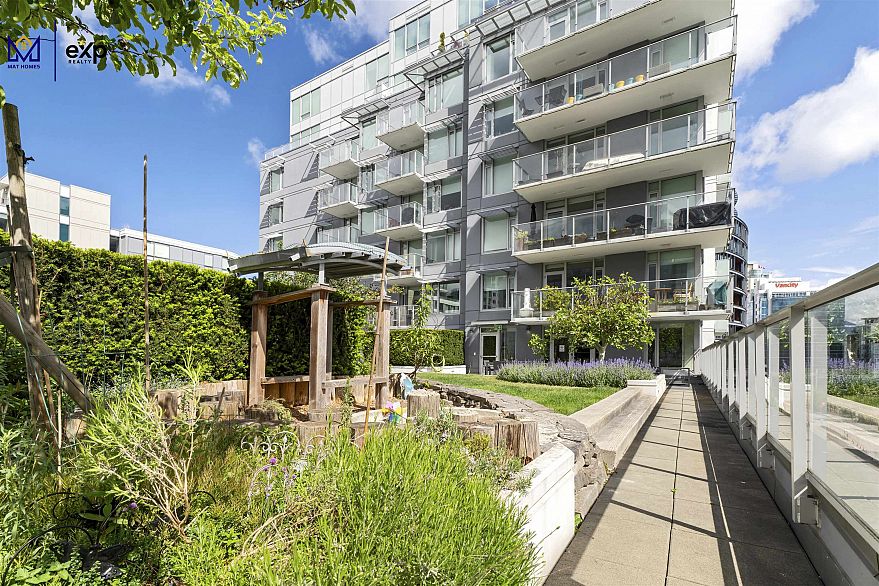 406 1661 Quebec Street