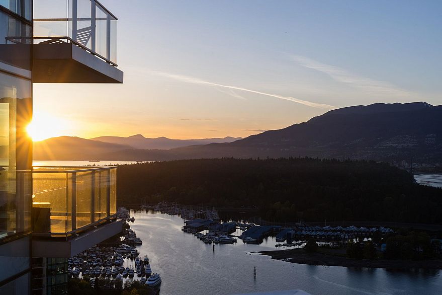 4501 1011 W Cordova Street