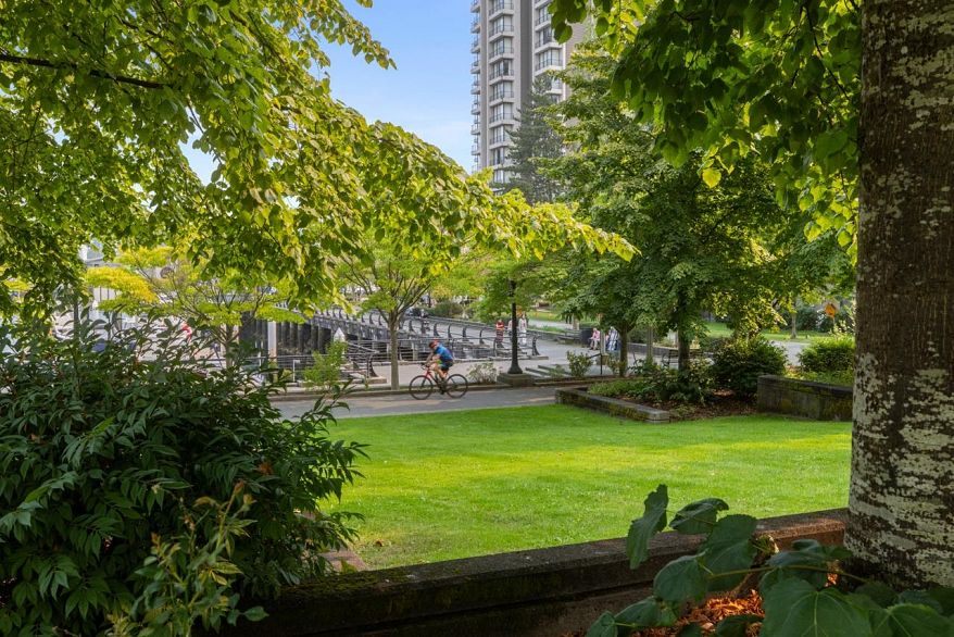 102 1717 Bayshore Drive