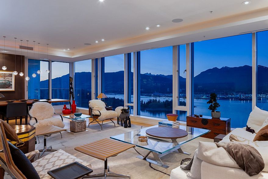 4501 1011 W Cordova Street