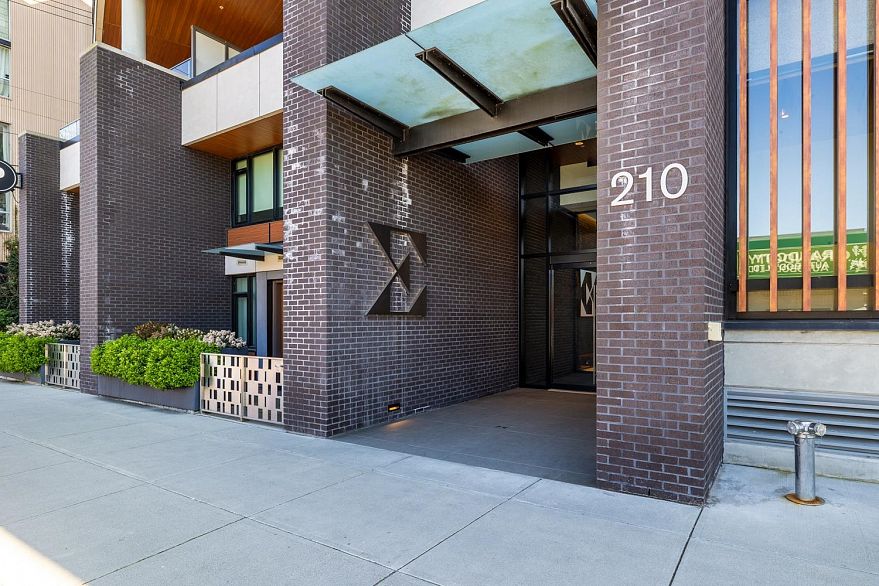 706 210 E 5th Avenue