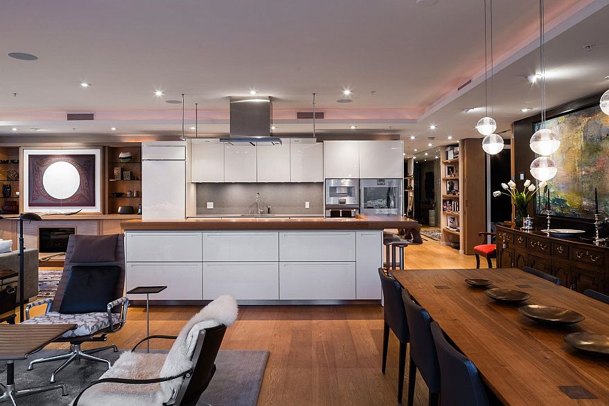 4501 1011 W Cordova Street