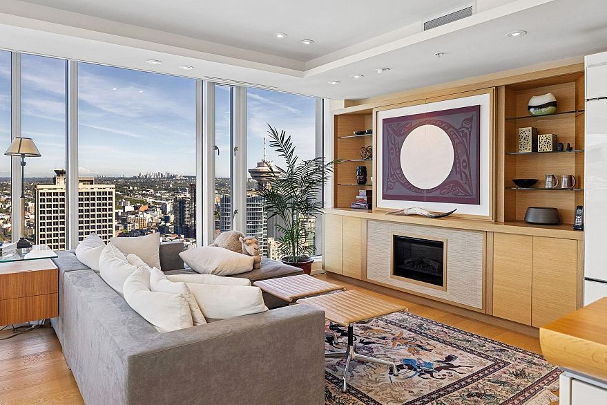 4501 1011 W Cordova Street