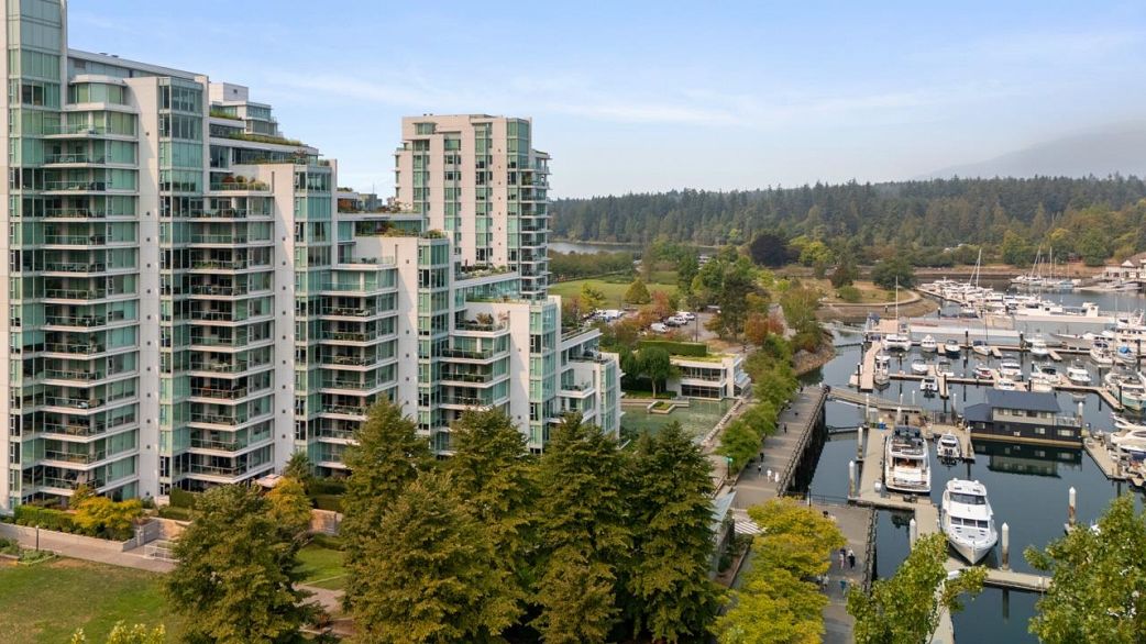 102 1717 Bayshore Drive