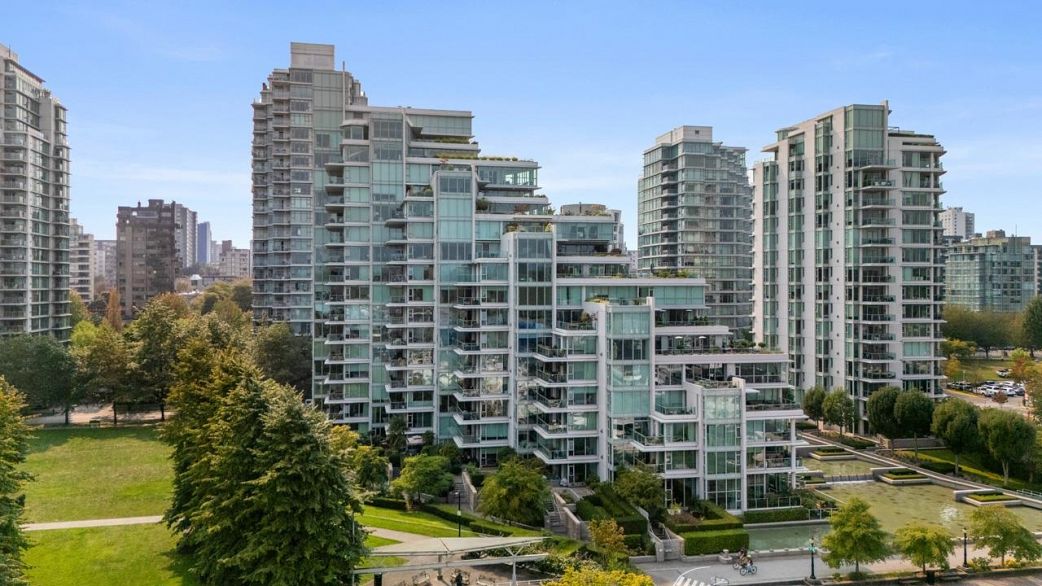 102 1717 Bayshore Drive