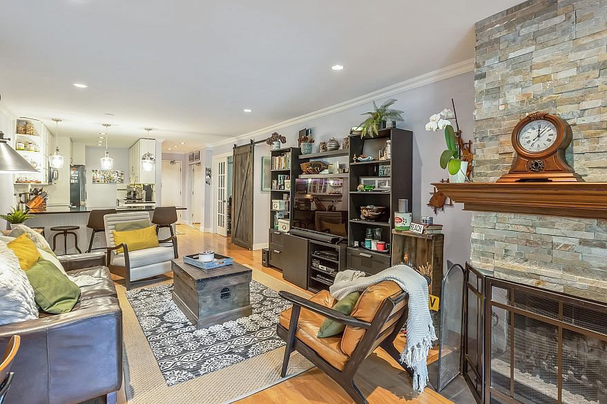 101 1352 W 10th Avenue