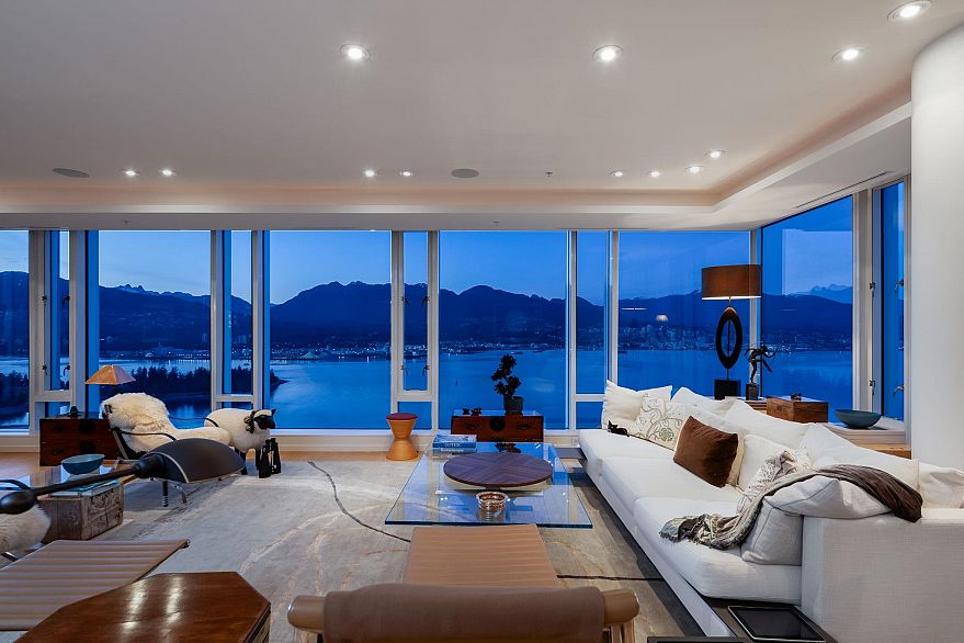 4501 1011 W Cordova Street