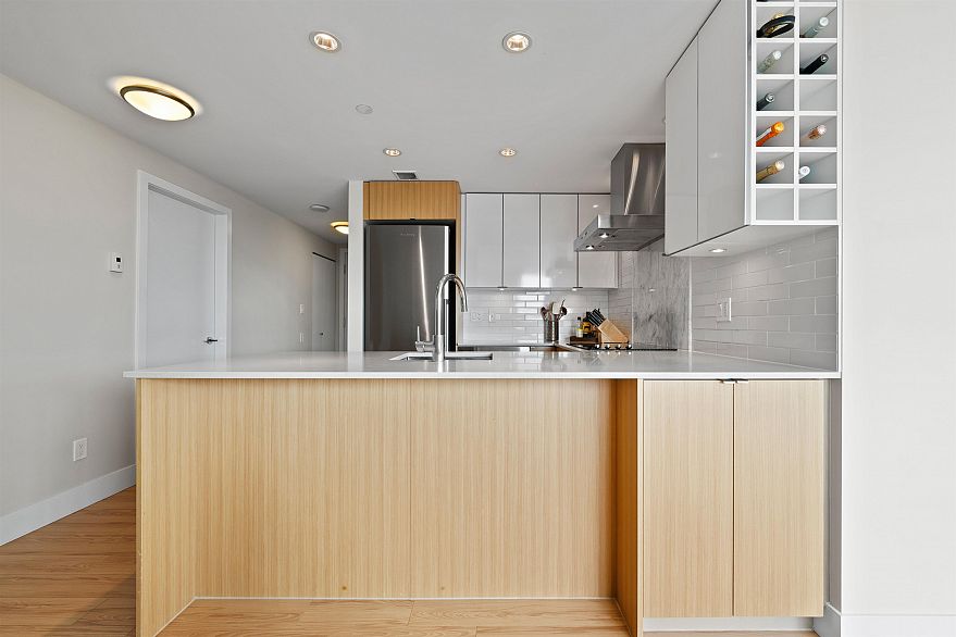 907 159 W 2nd Avenue