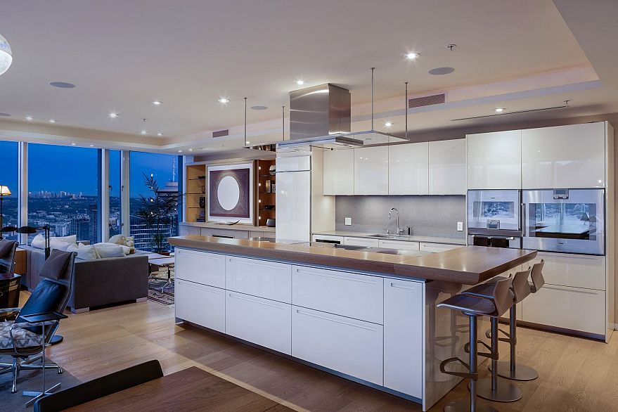 4501 1011 W Cordova Street