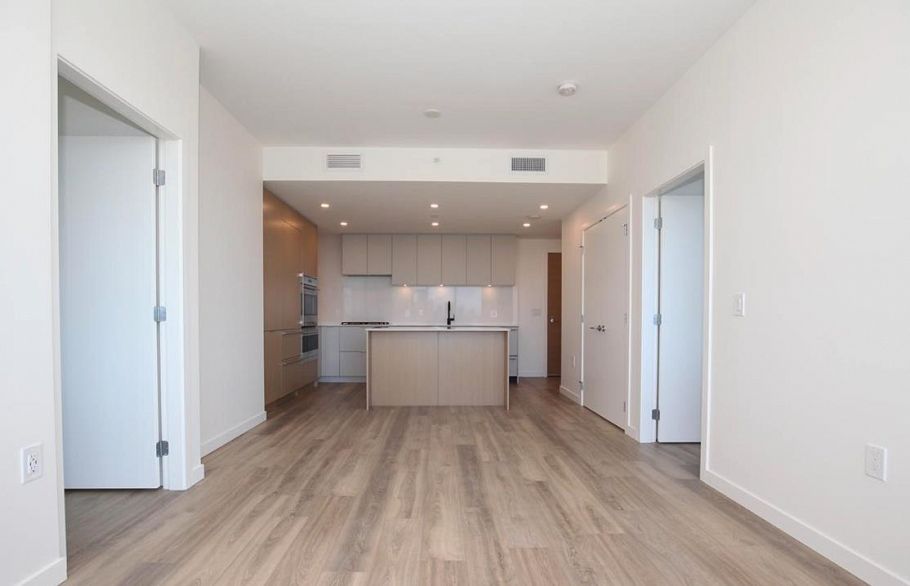 706 210 E 5th Avenue