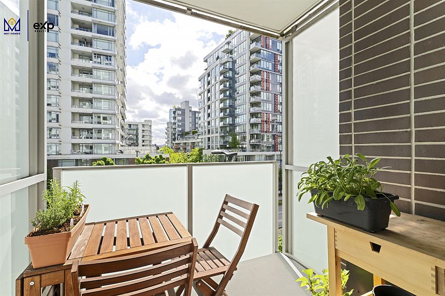 406 1661 Quebec Street