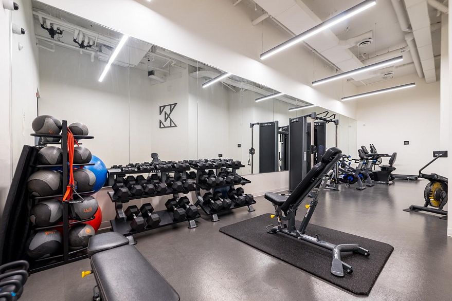 706 210 E 5th Avenue