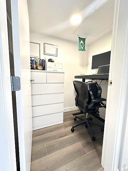 416 8181 Chester Street