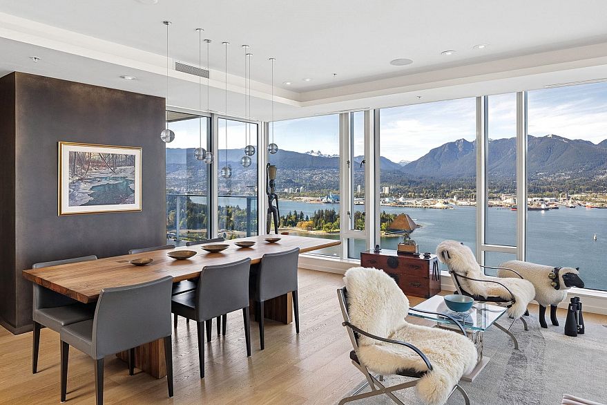 4501 1011 W Cordova Street