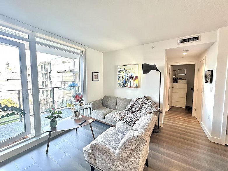 416 8181 Chester Street