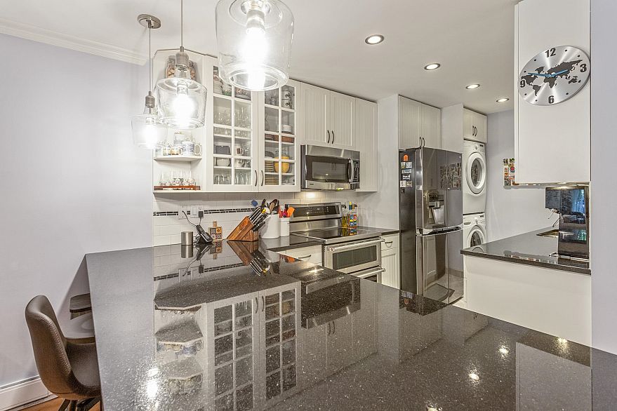 101 1352 W 10th Avenue