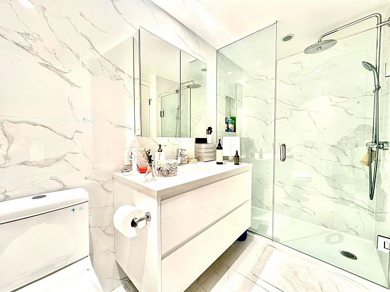 416 8181 Chester Street