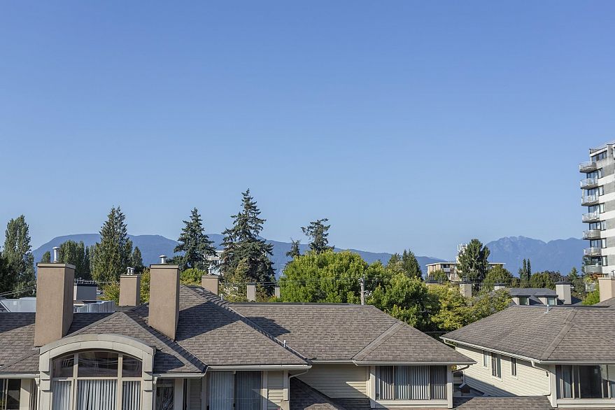 405 3777 W 8th Avenue