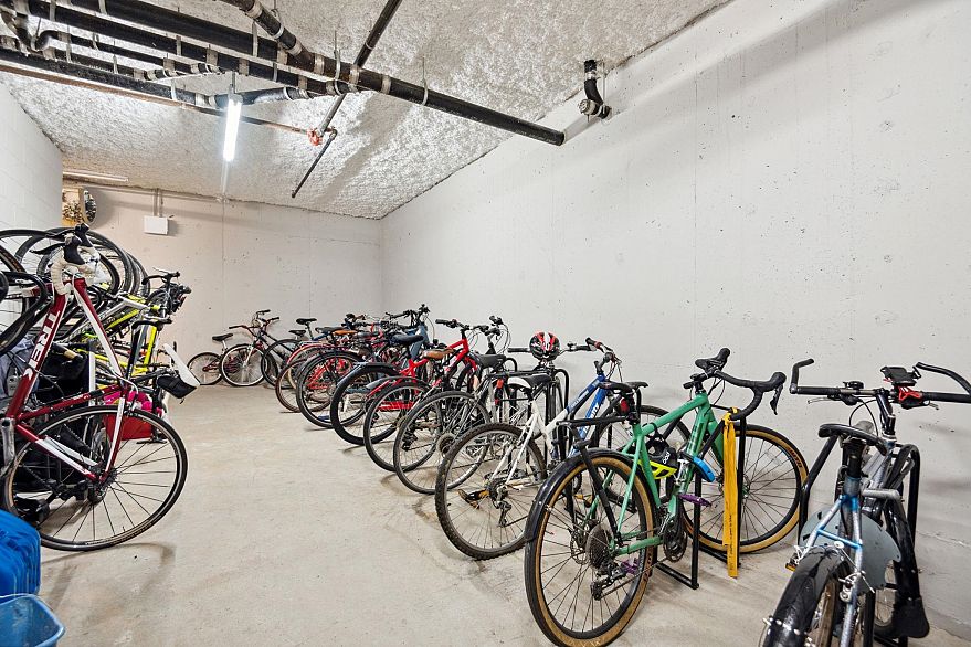 416 1635 West 3rd Avenue