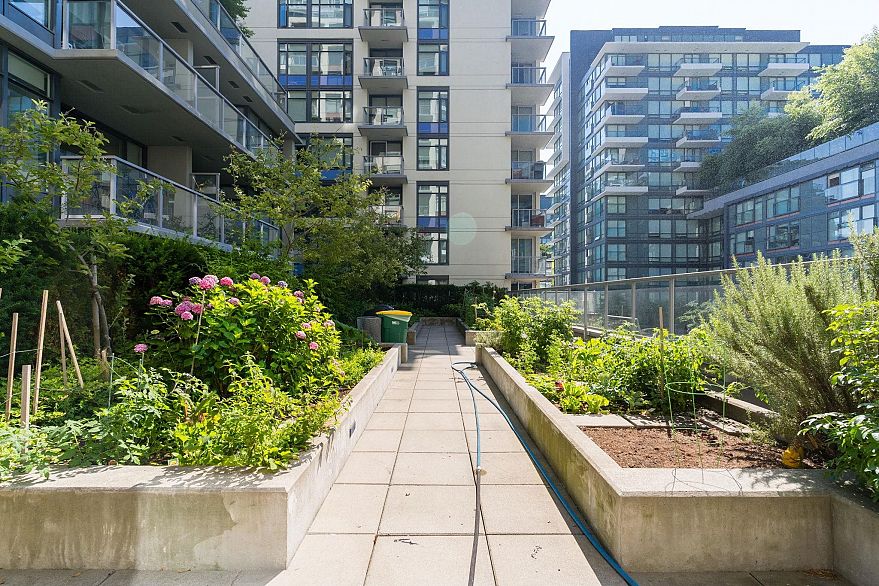 605 1708 Columbia Street