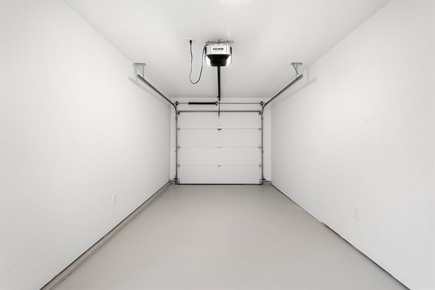 2 1160 Rossland Street