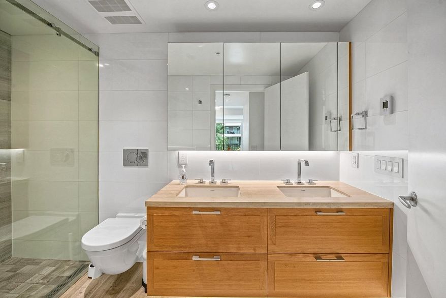 212 7128 Adera Street