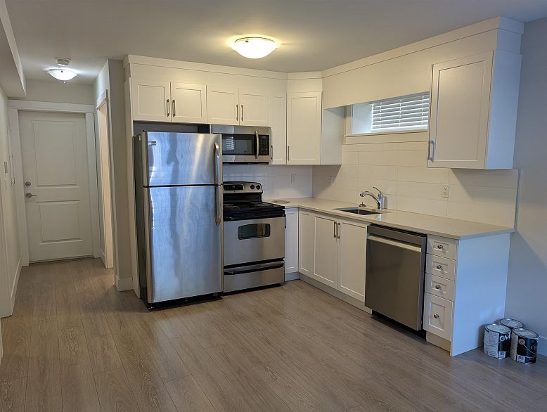 Basement 2217 E 8TH AVENUE, Vancouver BC V5N 1V4