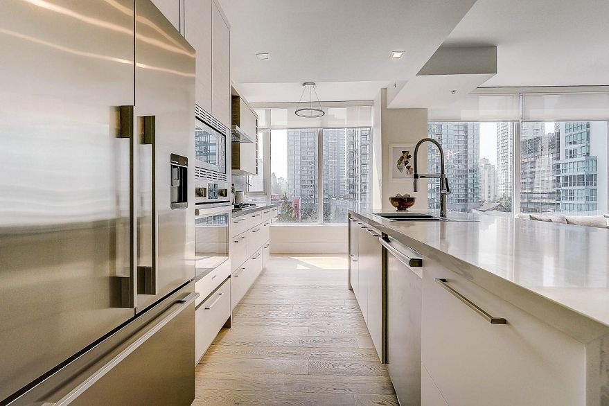 903 1211 Melville Street